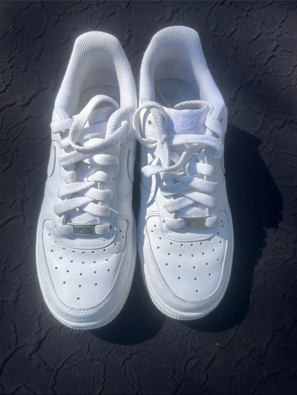 Nike White Men's Athletic Low-Top Sneakers
